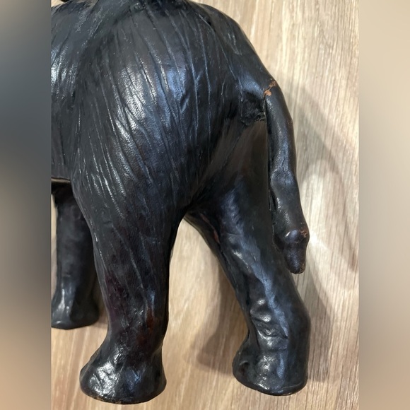Vintage Leather-Clad Large & Small Black Lucky Upturned Trunk Elephant Set - Picture 10 of 16